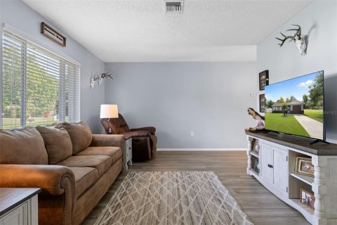 House in Homosassa, Florida 2 bedrooms, 85.84 sq.m. № 2197863 - photo 6