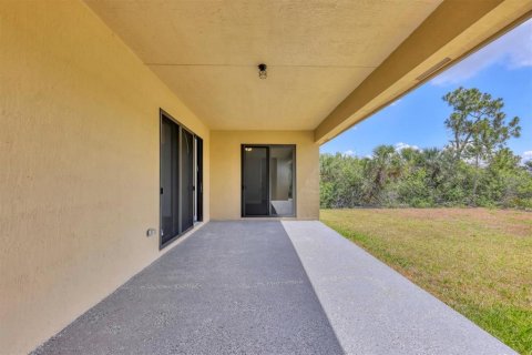 House in Port Charlotte, Florida 4 bedrooms, 161.93 sq.m. № 1760072 - photo 30