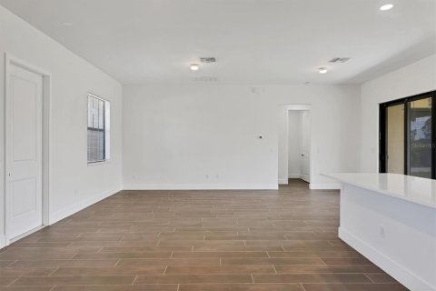 House in Port Charlotte, Florida 4 bedrooms, 161.93 sq.m. № 1760072 - photo 14