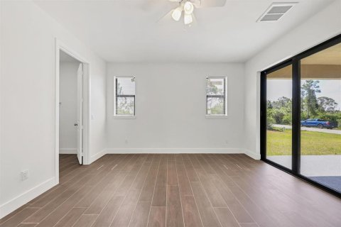 House in Port Charlotte, Florida 4 bedrooms, 161.93 sq.m. № 1760072 - photo 15