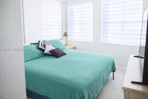 Touwnhouse à louer à Homestead, Floride: 4 chambres, 175.77 m2 № 1993093 - photo 8