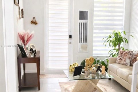 Touwnhouse à louer à Homestead, Floride: 4 chambres, 175.77 m2 № 1993093 - photo 11