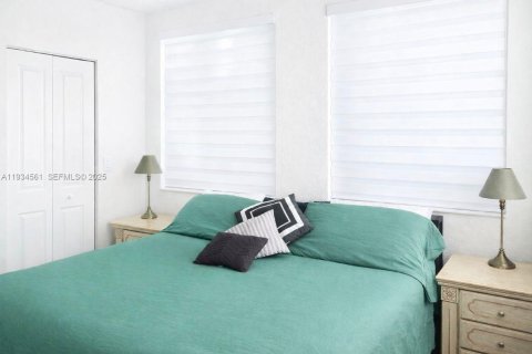 Touwnhouse à louer à Homestead, Floride: 4 chambres, 175.77 m2 № 1993093 - photo 7