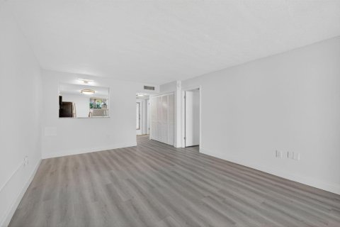 Copropriété à vendre à Tamarac, Floride: 1 chambre, 69.68 m2 № 2082271 - photo 3