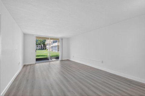 Copropriété à vendre à Tamarac, Floride: 1 chambre, 69.68 m2 № 2082271 - photo 4