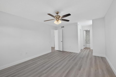 Copropriété à vendre à Tamarac, Floride: 1 chambre, 69.68 m2 № 2082271 - photo 8