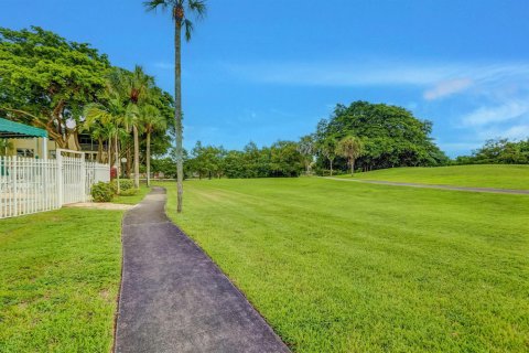 Copropriété à vendre à Tamarac, Floride: 1 chambre, 69.68 m2 № 2082271 - photo 21