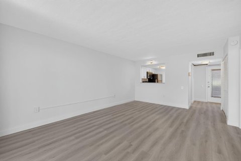 Copropriété à vendre à Tamarac, Floride: 1 chambre, 69.68 m2 № 2082271 - photo 2