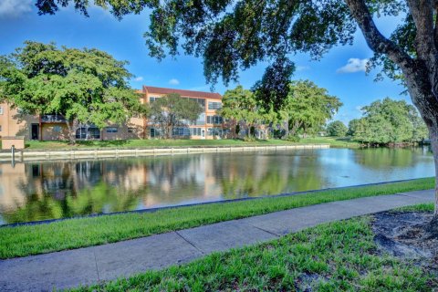 Copropriété à vendre à Tamarac, Floride: 1 chambre, 69.68 m2 № 2082271 - photo 18