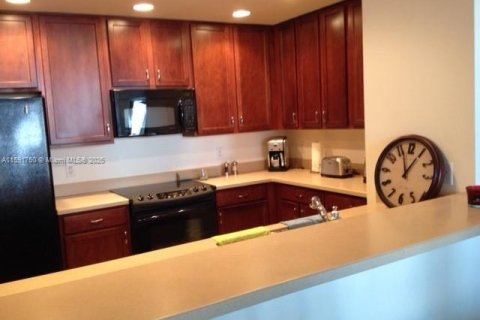Condo in Cape Coral, Florida, 2 bedrooms  № 1875180 - photo 22