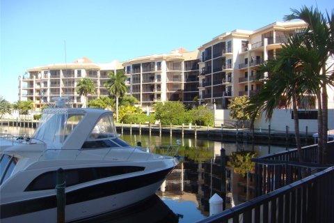 Condo in Cape Coral, Florida, 2 bedrooms  № 1875180 - photo 7