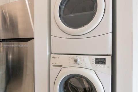 Condominio en venta en Doral, Florida, 2 dormitorios, 84.54 m2 № 2013641 - foto 22