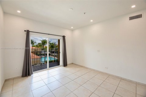 Condominio en venta en Doral, Florida, 2 dormitorios, 84.54 m2 № 2013641 - foto 13