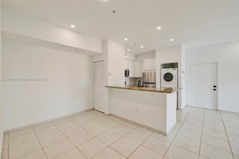 Condominio en venta en Doral, Florida, 2 dormitorios, 84.54 m2 № 2013641 - foto 9