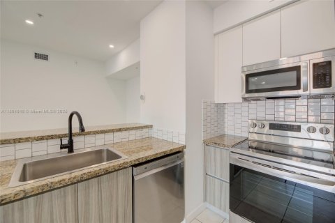 Condominio en venta en Doral, Florida, 2 dormitorios, 84.54 m2 № 2013641 - foto 3