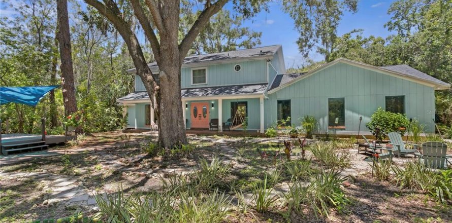 House in Dunedin, Florida 5 bedrooms, 310.11 sq.m. № 1848121