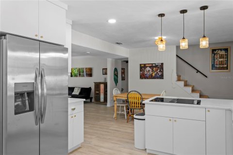 House in Dunedin, Florida 5 bedrooms, 310.11 sq.m. № 1848121 - photo 8