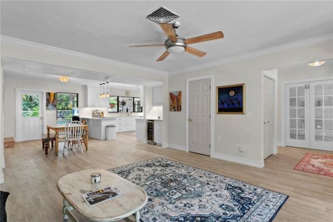 House in Dunedin, Florida 5 bedrooms, 310.11 sq.m. № 1848121 - photo 4