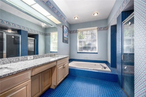 House in Gainesville, Florida 6 bedrooms, 404.22 sq.m. № 2226902 - photo 14