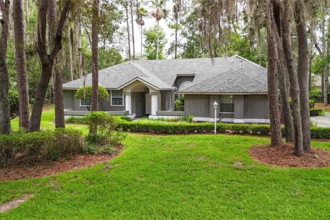 House in Gainesville, Florida 6 bedrooms, 404.22 sq.m. № 2226902