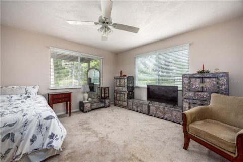 House in Gainesville, Florida 6 bedrooms, 404.22 sq.m. № 2226902 - photo 26