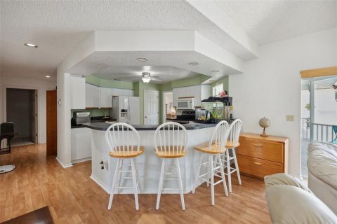 House in Saint Petersburg, Florida 3 bedrooms, 239.04 sq.m. № 1717313 - photo 13