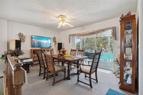 House in Saint Petersburg, Florida 3 bedrooms, 239.04 sq.m. № 1717313 - photo 8