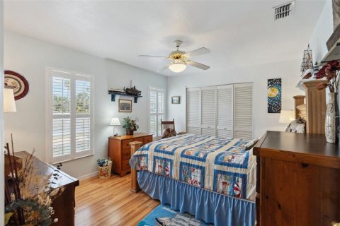 House in Saint Petersburg, Florida 3 bedrooms, 239.04 sq.m. № 1717313 - photo 16