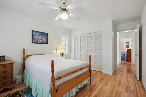 House in Saint Petersburg, Florida 3 bedrooms, 239.04 sq.m. № 1717313 - photo 20