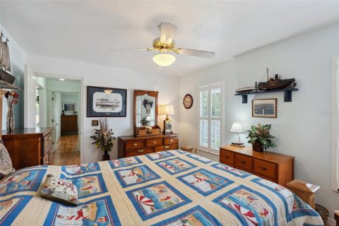 House in Saint Petersburg, Florida 3 bedrooms, 239.04 sq.m. № 1717313 - photo 17