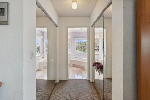 House in Saint Petersburg, Florida 3 bedrooms, 239.04 sq.m. № 1717313 - photo 22