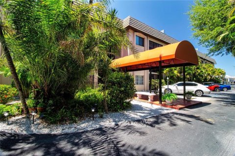 Copropriété à louer à Sarasota, Floride: 2 chambres, 92.07 m2 № 2166717 - photo 2