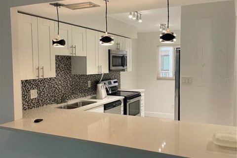 Copropriété à louer à Sarasota, Floride: 2 chambres, 92.07 m2 № 2166717 - photo 15