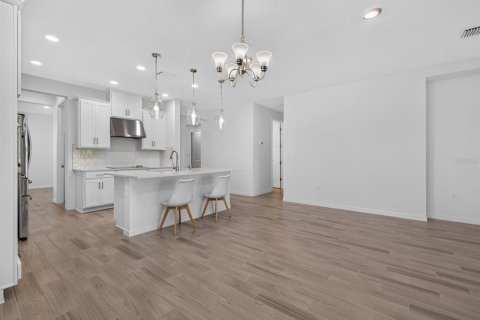 Villa ou maison à vendre à Kissimmee, Floride: 4 chambres, 223.34 m2 № 2209087 - photo 13