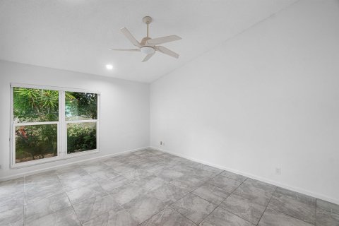 House in Boynton Beach, Florida 3 bedrooms, 176.24 sq.m. № 2181058 - photo 29