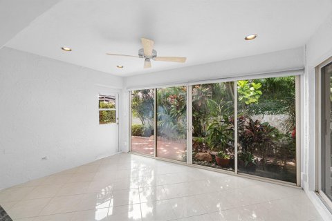 House in Boynton Beach, Florida 3 bedrooms, 176.24 sq.m. № 2181058 - photo 21