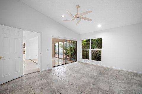 House in Boynton Beach, Florida 3 bedrooms, 176.24 sq.m. № 2181058 - photo 30