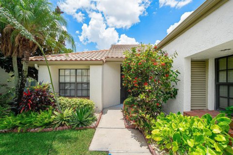 House in Boynton Beach, Florida 3 bedrooms, 176.24 sq.m. № 2181058 - photo 4