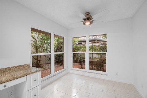 House in Boynton Beach, Florida 3 bedrooms, 176.24 sq.m. № 2181058 - photo 10