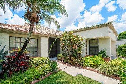 House in Boynton Beach, Florida 3 bedrooms, 176.24 sq.m. № 2181058 - photo 3