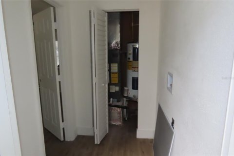 Villa ou maison à vendre à Tampa, Floride: 3 chambres, 147.9 m2 № 2411383 - photo 8