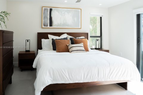 Condo in Coral Gables, Florida, 2 bedrooms  № 1973922 - photo 7