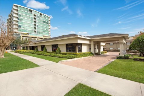 Commercial property in Orlando, Florida 711.82 sq.m. № 1519929 - photo 2