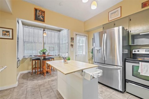 House in Tampa, Florida 3 bedrooms, 131.92 sq.m. № 1689925 - photo 11