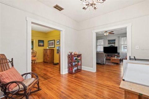 House in Tampa, Florida 3 bedrooms, 131.92 sq.m. № 1689925 - photo 8