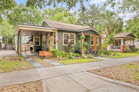 House in Tampa, Florida 3 bedrooms, 131.92 sq.m. № 1689925 - photo 3
