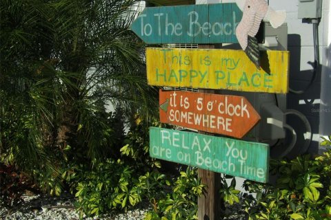House in Saint Pete Beach, Florida 2 bedrooms, 74.79 sq.m. № 1550547 - photo 17