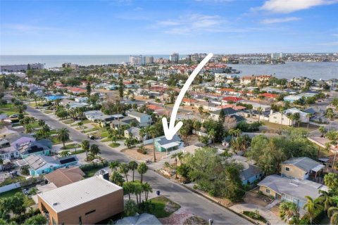 House in Saint Pete Beach, Florida 2 bedrooms, 74.79 sq.m. № 1550547 - photo 11