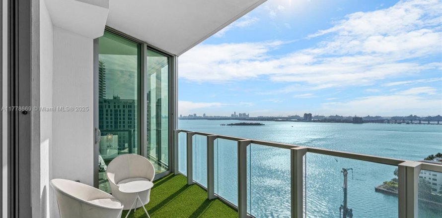 Condominio en Miami, Florida, 2 dormitorios № 1714592