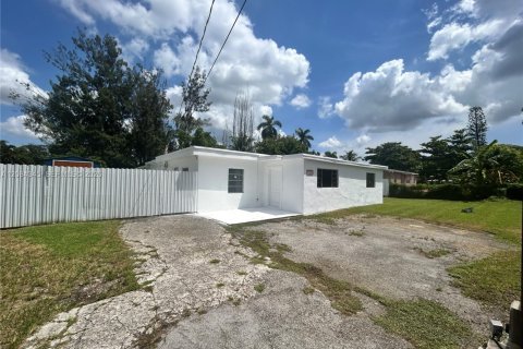 Casa en Miami, Florida 4 dormitorios, 133.22 m2 № 2351294